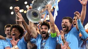 NBA直播：遗憾！王钰栋独造2球后惨遭踩脚踝+被抬出场 网友怒骂33岁肇事者.